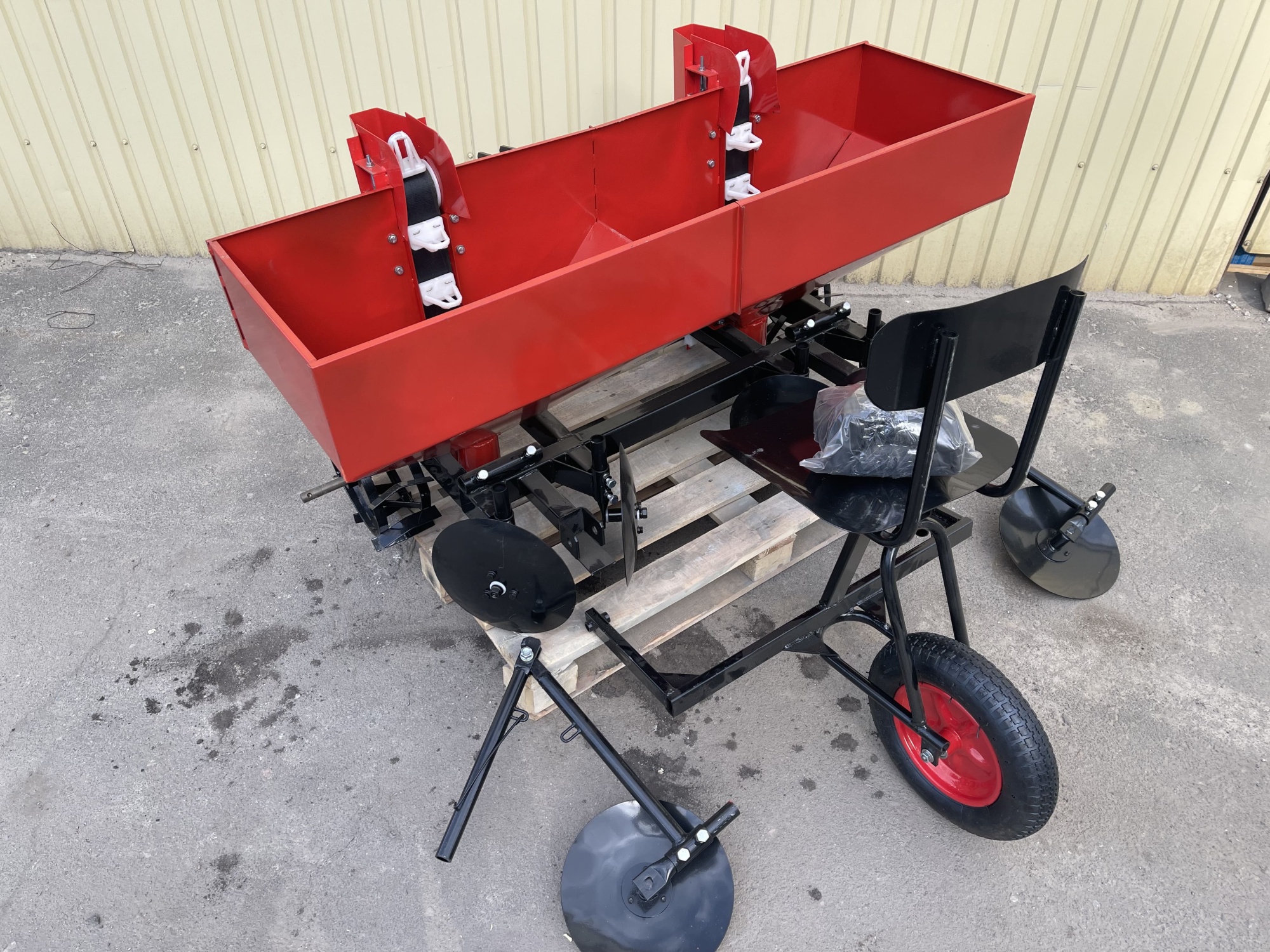 Картофелесажалка КС-2МТ